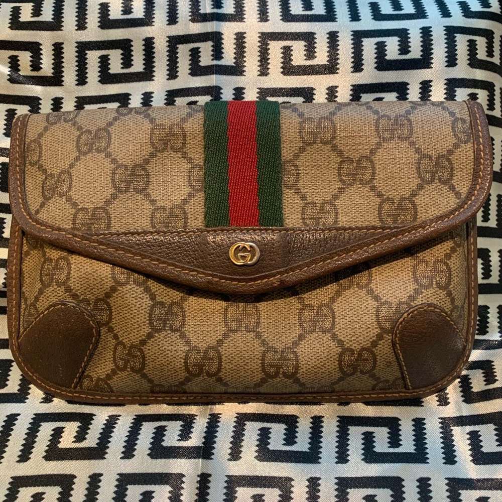 GUCCI Sherry Line GG Logo Mini Clutch